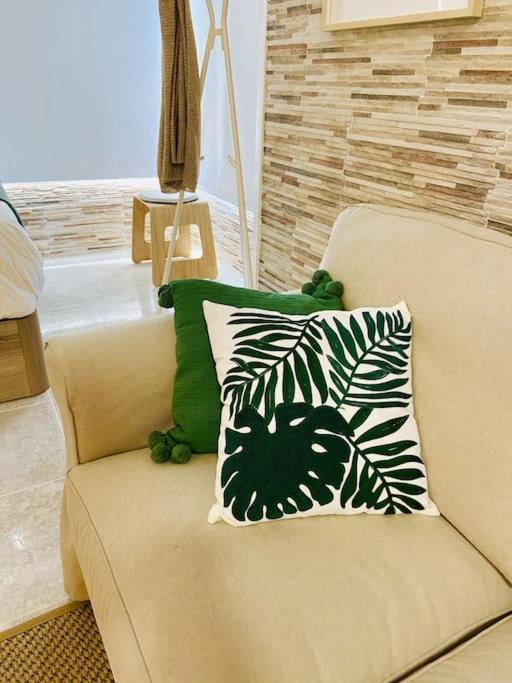 Alterhome Luminoso Estudio Con Piscina Y Maravillosas Vistas Torremolinos Eksteriør billede